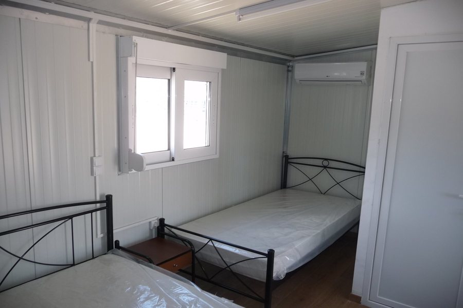 prefabricated house debroom with beds